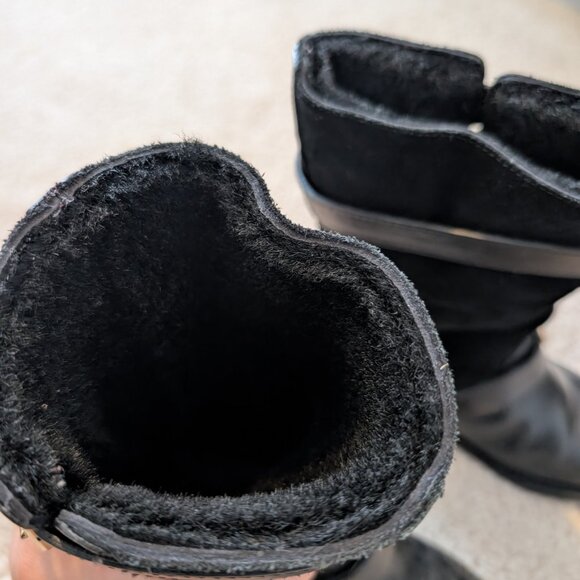 Burberry girls boots - Picture 4 of 4